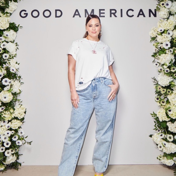 As seen on Ashley Graham! Good American 90's Loose Jean 0 / 25 - Picture 7 of 7